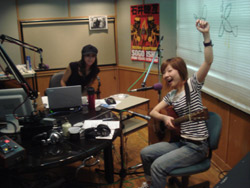 070515fm802_2.jpg