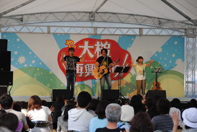 110604live2.jpg