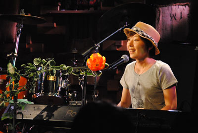 120825live_flower.jpg